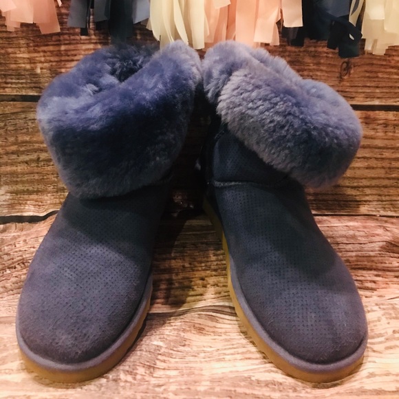 Ugg Eva Short bootie with wood button - Picture 4 of 6